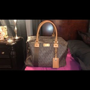 (Authentic) Michael Kors “doctor styled” tote.